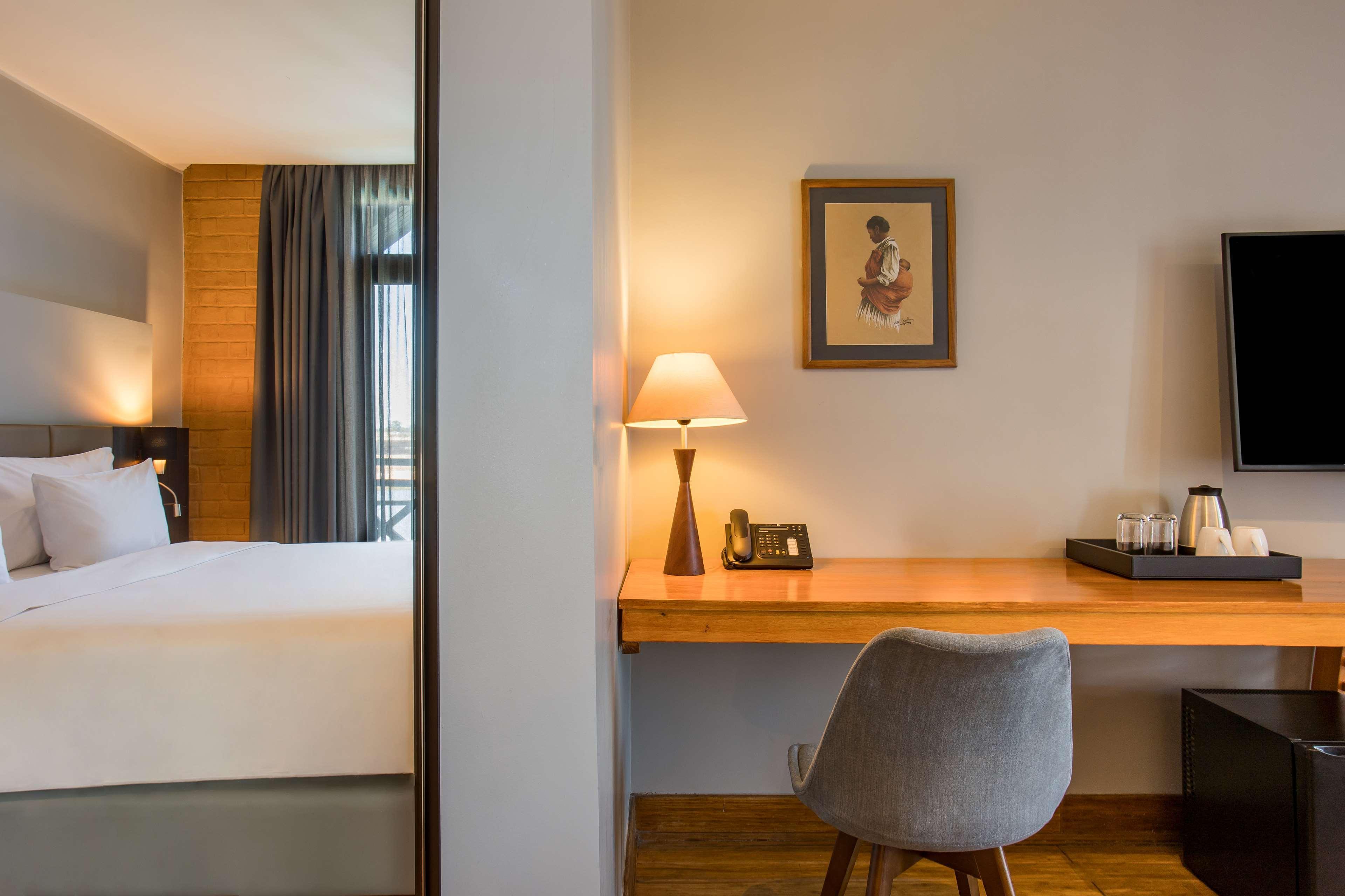 Radisson Blu Hotel Antananarivo Waterfront Exterior foto