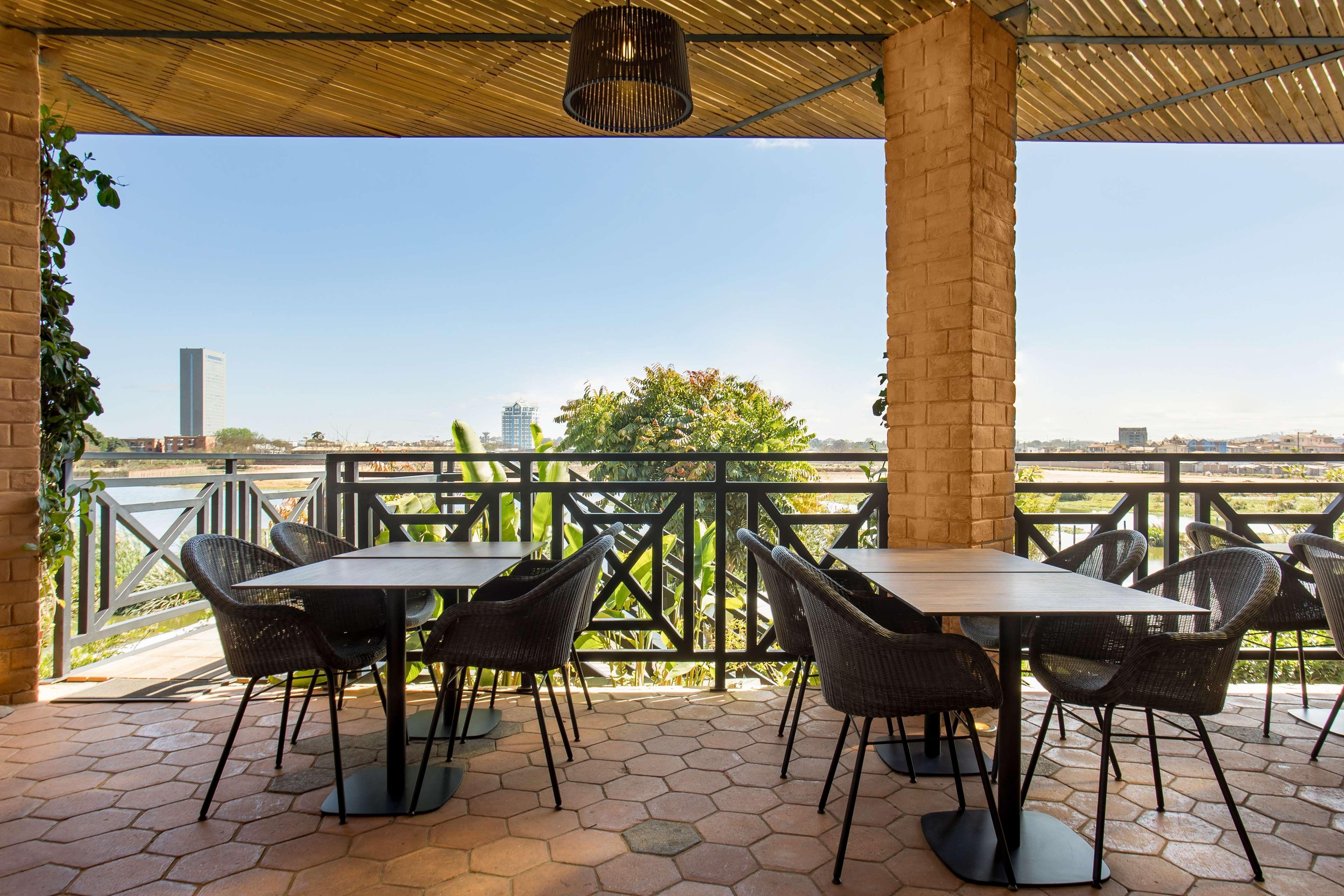 Radisson Blu Hotel Antananarivo Waterfront Exterior foto