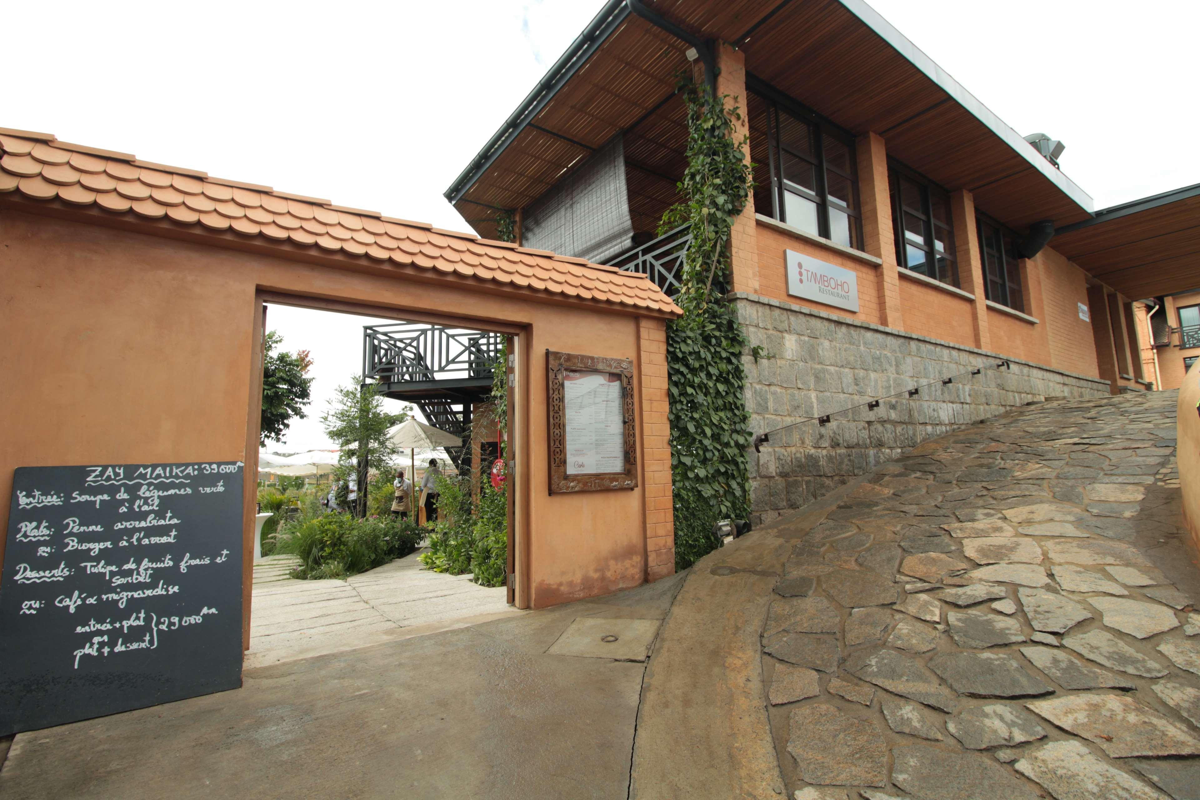 Radisson Blu Hotel Antananarivo Waterfront Exterior foto