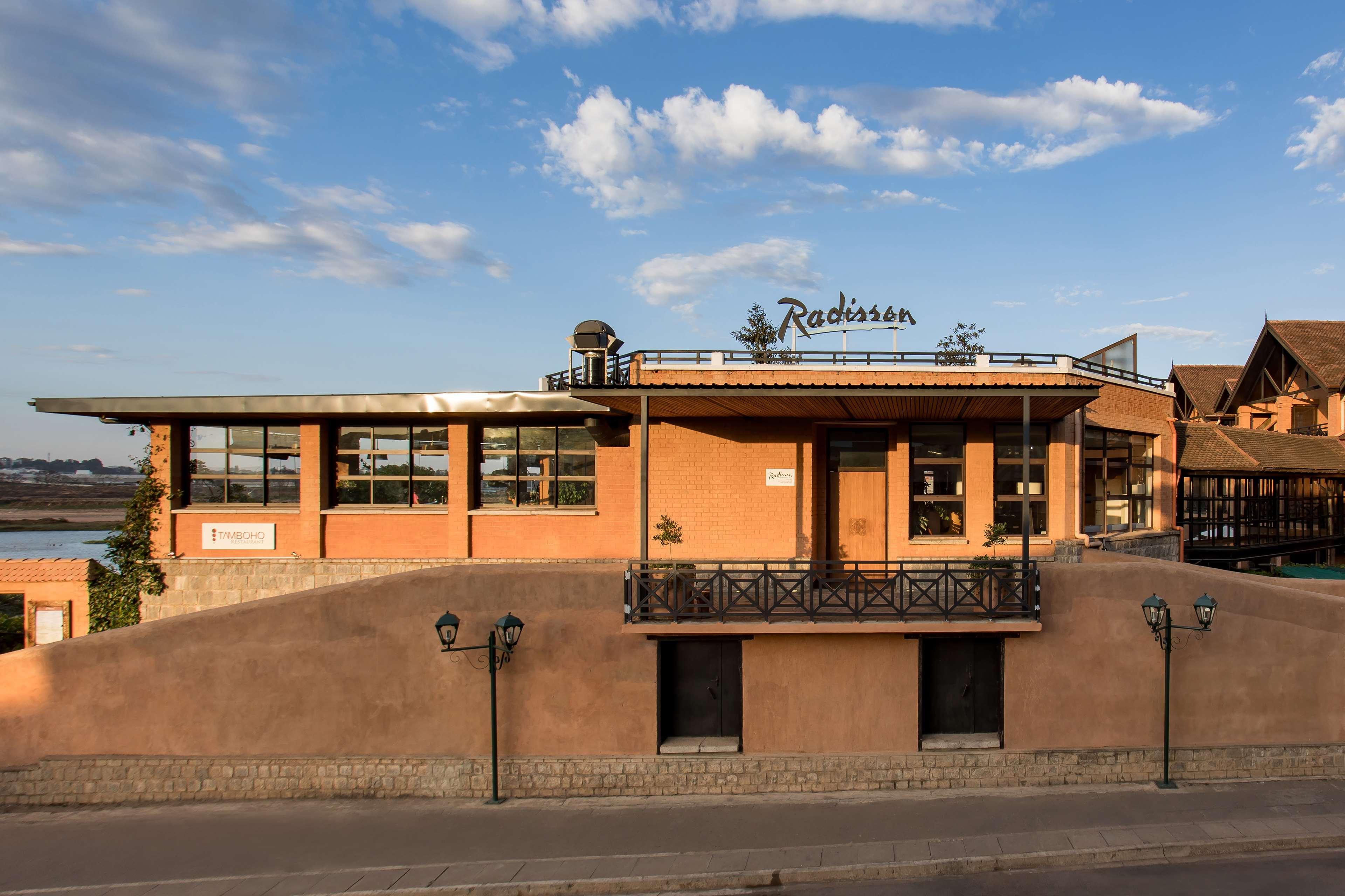 Radisson Blu Hotel Antananarivo Waterfront Exterior foto