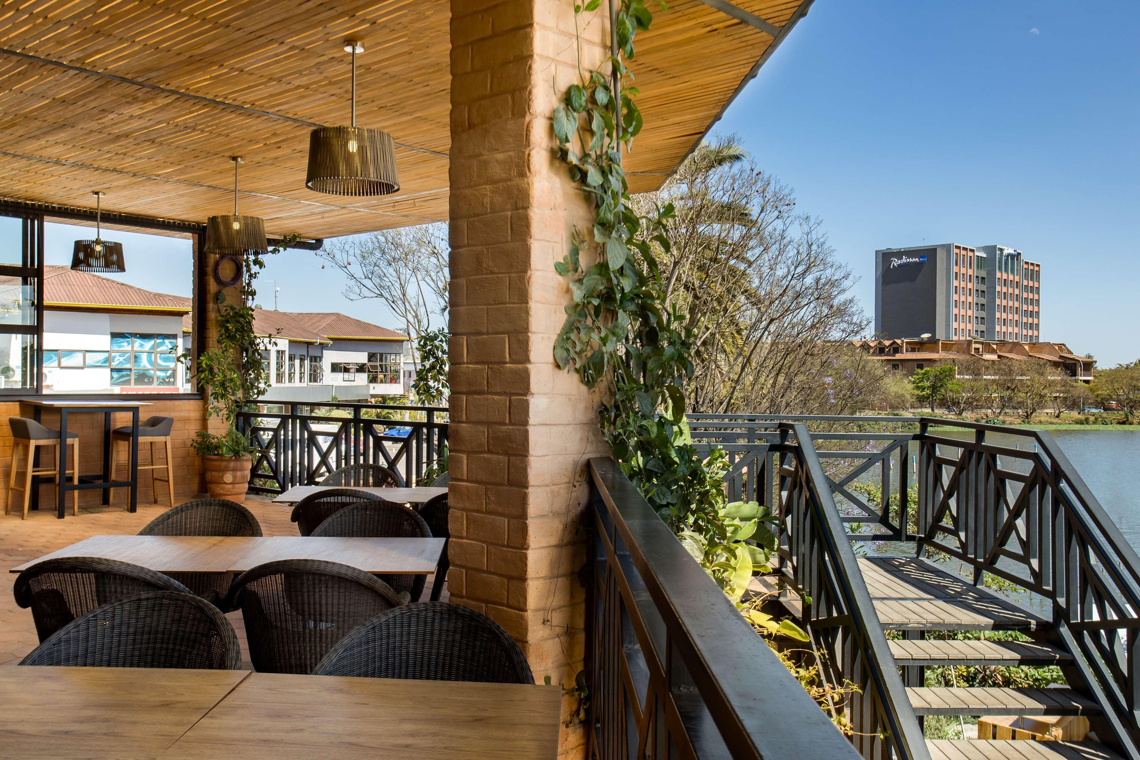 Radisson Blu Hotel Antananarivo Waterfront Exterior foto
