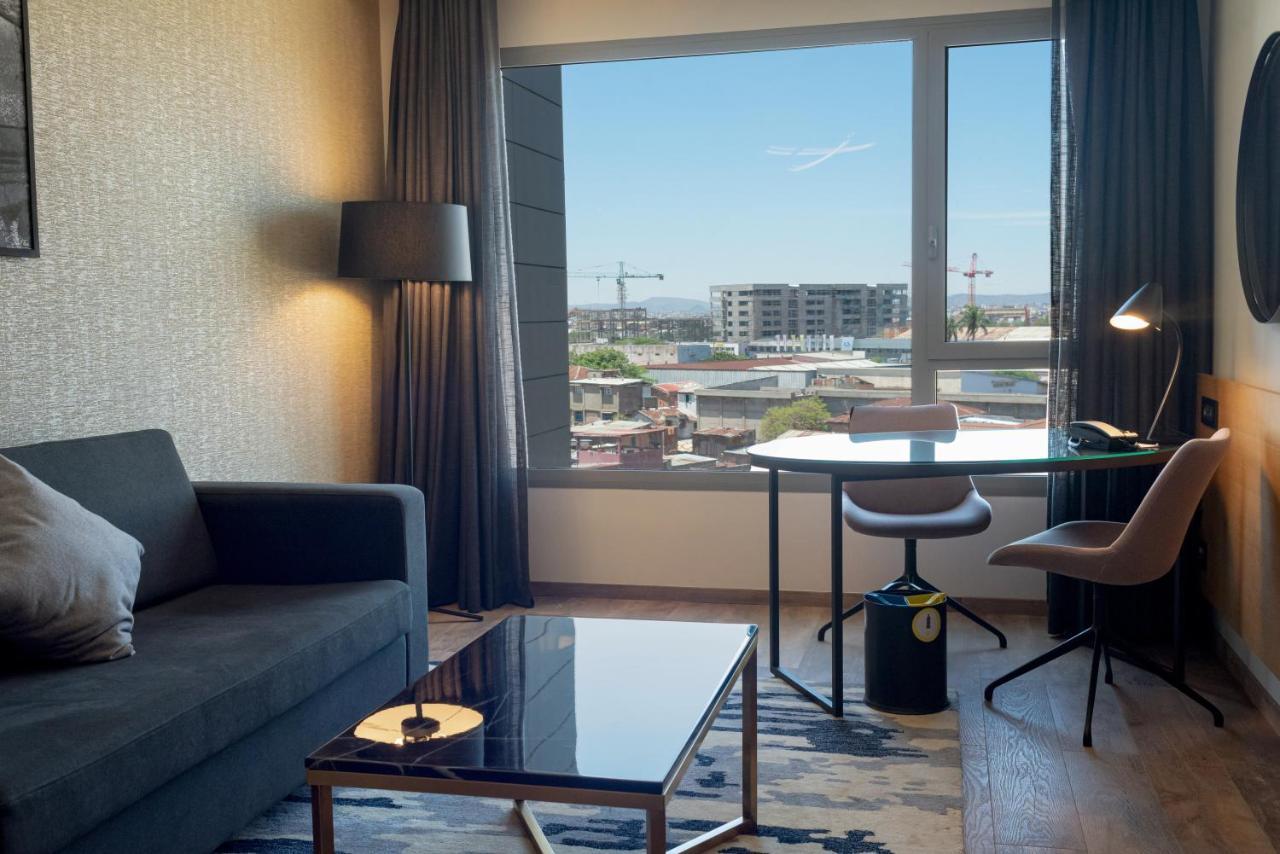 Radisson Blu Hotel Antananarivo Waterfront Exterior foto